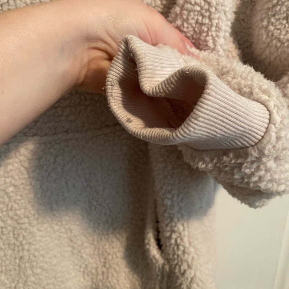 American Eagle Medium Creamy White Sherpa Hoodie - Picture 3 of 7